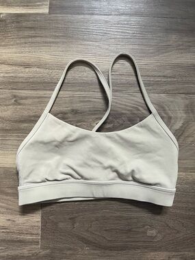 lululemon athletica flow Y Sports Bra, size 4